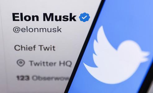 Peste 1.200 de angajaţi şi-ar fi dat într-o singură zi demisia de la Twitter