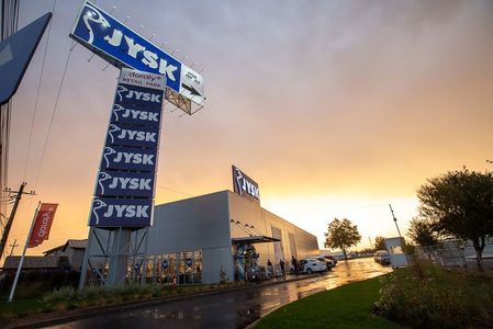 Retailerul scandinav de mobilier şi produse pentru casă JYSK vrea să deschidă 15 magazine noi în acest an şi să modernizeze 13 magazine existente