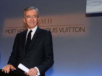 Surse: Miliardarul Bernard Arnault, şeful producătorului de bunuri de lux LVHM, va face o vizită în China