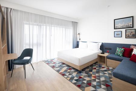 Un hotel Hampton by Hilton de patru stele a fost deschis în Târgu Mureş, o investiţie de 11 milioane de euro. Hotelul este destinat turismului de business