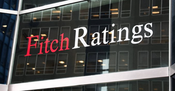 Fitch avertizează că ar putea fi nevoită să retrogradeze ratingurile a zeci de bănci, între care şi JPMorgan