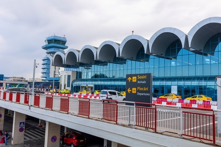 Peste 8,34 milioane pasageri au tranzitat cele două aeroporturi ale Capitalei, în primele şapte luni, cu 23% mai mulţi faţă de aceeaşi perioadă a anului trecut şi în uşoară creştere faţă de perioadă de dinainte de pandemie
