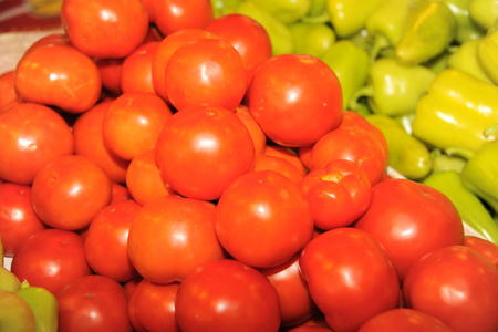 Ministrul Agriculturii anunţă suplimentarea Programului Tomata cu 65 de milioane de lei / Barbu: Beneficiarii eligibili din acest program vor primi sprijinul de 3.000 euro pentru 1.000 mp cultivaţi cu tomate în spaţii protejate
