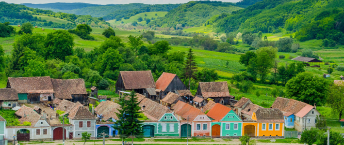 Travelminit.ro: Românii redescoperă marile oraşe din ţara lor. 45% dintre rezervările de toamnă sunt făcute într-un oraş mare din ţară. Braşov, pe primul loc în topul rezervărilor, urmat de Bucureşti şi Sibiu