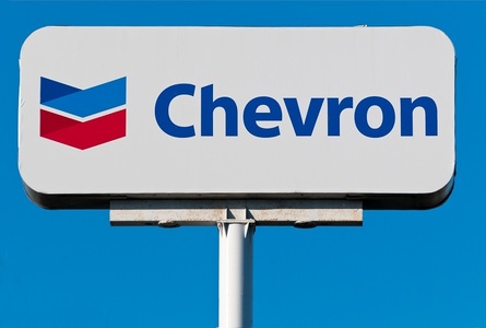 Chevron cumpără compania Hess, pentru 53 de miliarde de dolari, a doua megafuziune în sectorul american al petrolului anunţată în octombrie