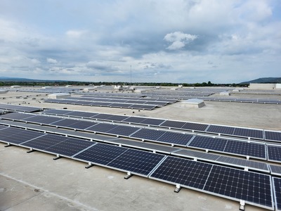 Simtel finalizează pentru centrul logistic Dedeman Turda cea mai mare centrală electrică fotovoltaică instalată pe acoperişul unei singure clădiri din România 