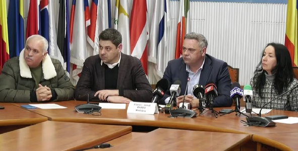 Fermierii au ajuns la o înţelegere cu ministrul Agriculturii / Marius Micu: Probabil că vom decide să suspendăm protestele / Barbu: Aştept toţi fermierii să meargă acasă 
