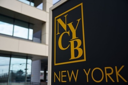 New York Community Bancorp a anunţat o majorare de capital de 1 miliard de dolari; acţiunile au urcat cu 30% după anunţ