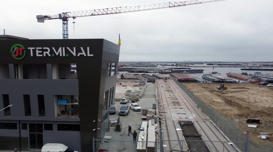 JT Grup Oil SA anunţă finalizarea primei etape de construcţie a unui terminal privat de produse petroliere, amplasat în incinta Portului Constanţa Nord. Valoarea investiţiei în prima fază a proiectului a fost de 15 milioane de euro