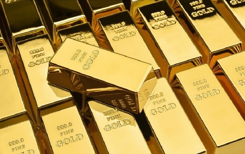 Preţul spot al aurului a urcat luni cu 0,2%, la un nou maxim record, de 2.235,59 USD pe uncie