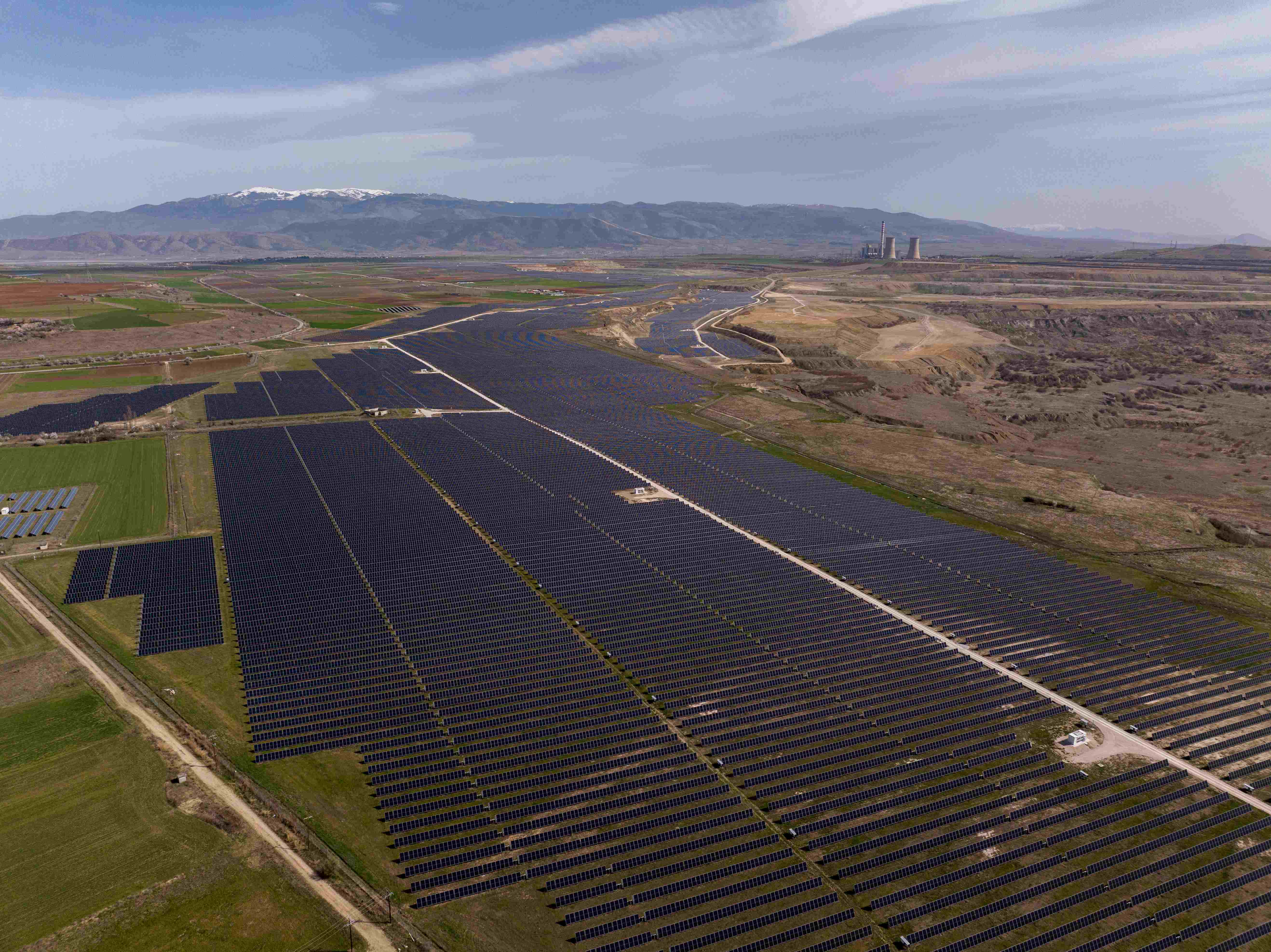 Grupul PPC anunţă investiţii de 5,75 miliarde de euro în energie verde şi tehnologie în Macedonia de Vest