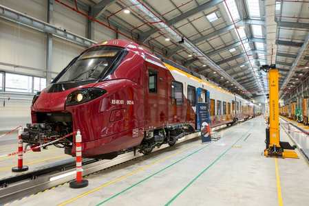 Alstom anunţă că un nou tren electric Coradia Stream va pleca în curând de la fabrica din Germania şi va fi livrat României