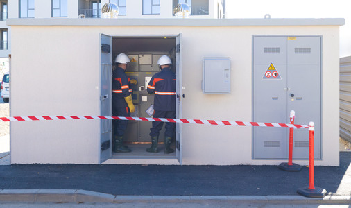 Reţele Electrice România scoate la licitaţie lucrări de aproape 200 milioane de lei pentru modernizarea infrastructurii energetice din oraşul Bocşa