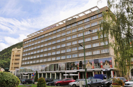 Societatea Aro Palace a semnat un contract de 3,17 milioane euro fără TVA pentru renovarea hotelului Mercure Braşov Center, fostul Hotel Capitol