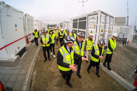 Nova Power & Gas a inaugurat la Floreşti cea mai mare instalaţie de stocare în baterii şi a început lucrările la centrala pe gaz de 160 MW în ciclu combinat de la Câmpia Turzii