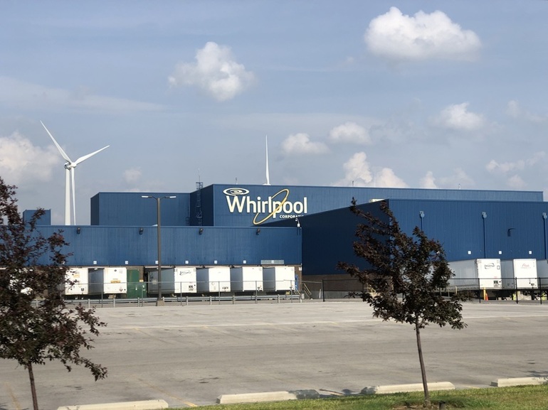 Grafic al scăderii acțiunilor Whirlpool cu aproape 13% din cauza războiului din Iran și declinului cererii în SUA afectând încrederea consumatorilor | sursa foto: News.ro