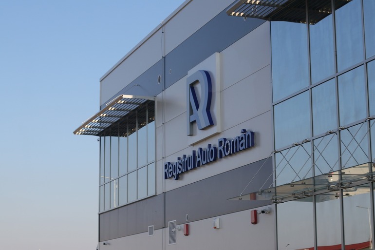 Registrul Auto Român semnând contracte multiple cu Sion Solution, evidenţiind nereguli Registrul Auto Român, achiziţii directe şi garanţii financiare nevalide în documente oficiale. | sursa foto: News.ro