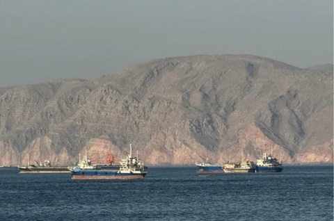 Traficul petrolier prin Strâmtoarea Ormuz ar putea să nu mai revină la nivelurile anterioare războiului cu Iranul - analişti