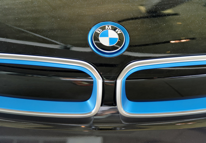 Acţiunile BMW au coborât la cel mai redus nivel din ultimii peste cinci ani după avertismentul privind profitul