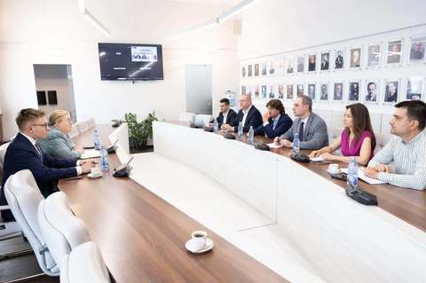 Alexandru Nazare, discuţii cu reprezentanţii Moody’s: Datele rămân cel mai puternic argument, iar acestea confirmă că ajustarea fiscală produce rezultate şi că România îşi respectă angajamentele. Acest parcurs trebuie însă continuat cu aceeaşi consecvenţă