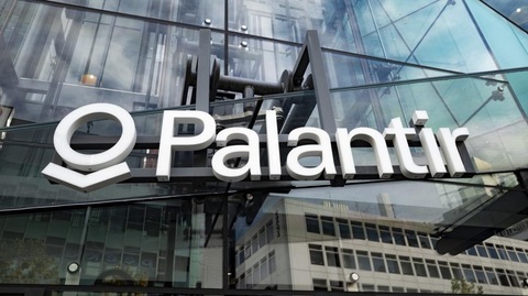 Palantir îşi majorează estimările, după un trimestru cu rezultate financiare spectaculoase; acţiunile au urcat luni cu 8%