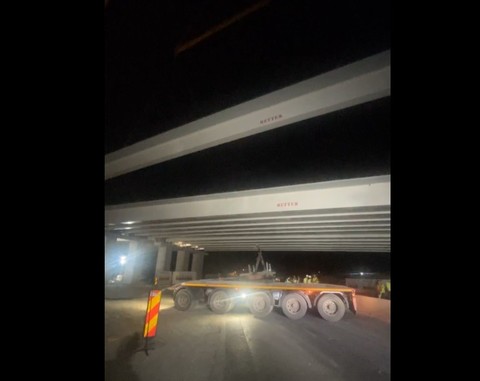Secretar de stat în Ministerul Transporturilor - A fost montată ultima grindă din beton din cele aproximativ 5000 care au fost necesare pentru podurile şi pasajele aferente celor 102 Km ai Autostrăzii de centură a Capitalei - FOTO, VIDEO
