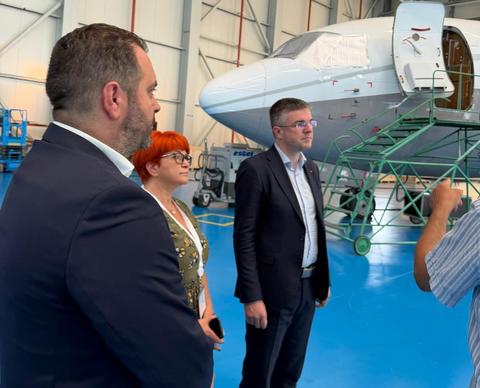 Irineu Darău: Am pus în vedere din nou conducerii să nu mai întârzie cu livrarea avioanelor către MAPN şi deci cu revirimentul financiar al societăţii. Din păcate, mai ales la stat, avem şi probleme pe care nu le putem ocoli sau ignora