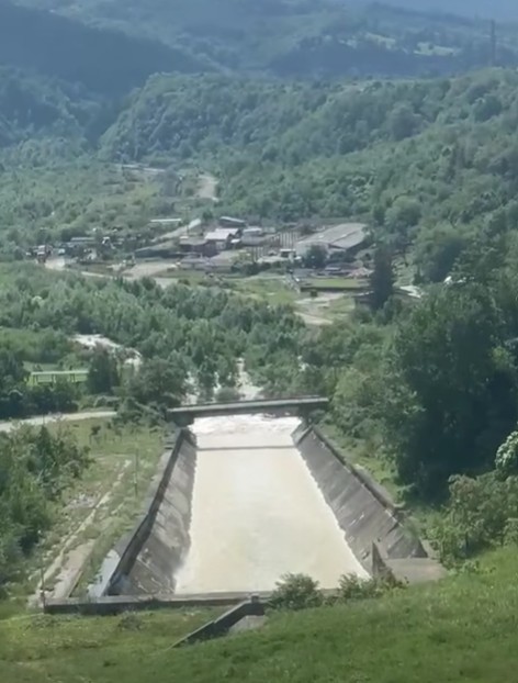 Ministerul Mediului a câştigat, în primă instanţă, procesul intentat de directoarea Administraţiei Bazinale de Apă Buzău-Ialomiţa care a fost demisă după criza de la Paltinu, în urma căreia peste 100.000 de oameni au rămas fără apă