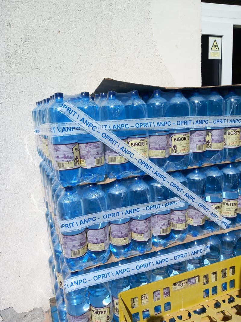 ANPC a verificat 1.800 de operatori în această săptămână şi a dat amenzi de peste 4,2 milioane de lei / Printre nereguli: produse din carne expirate, prize desprinse din perete, lipsa unor autorizaţii