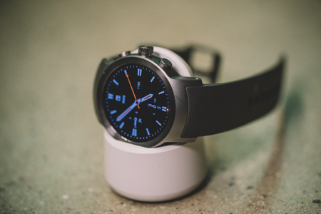 LG prezintă primele smartwatch-uri cu Android Wear 2.0