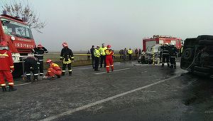 Cinci dintre victimele accidentului de pe DN2, internate la Floreasca, două urmează să fie operate