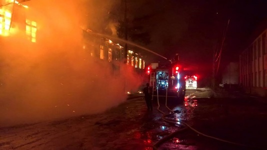 Incendiul de la Spitalul de Psihiatrie Gătaia a pornit de la un coş de fum neizolat; stingerea flăcărilor a durat aproximativ opt ore
