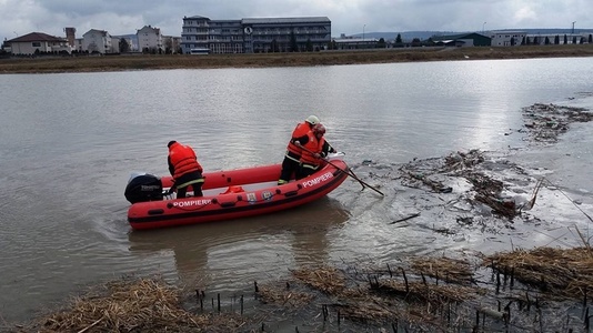 Mureş: Bărbat dispărut în luna februarie, căutat în râul Mureş de scafandri şi pompieri - FOTO