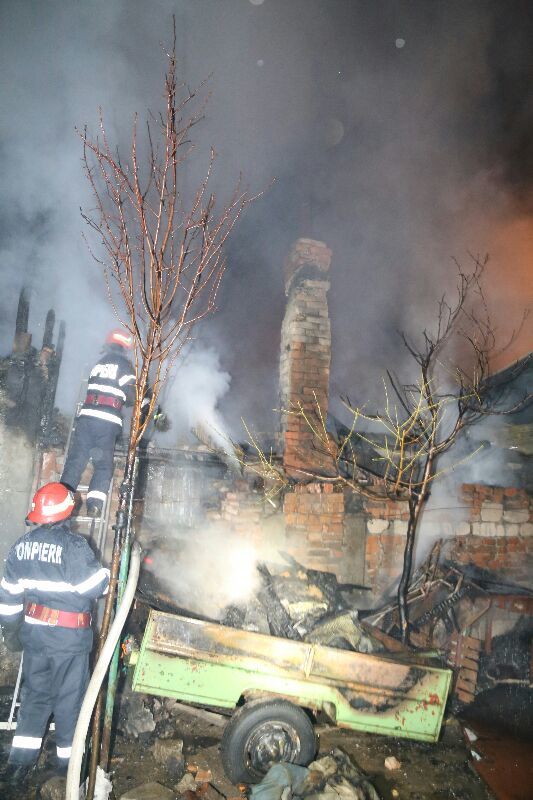 Incendiu la periferia Capitalei/Foto: ISU Bucureşti-Ilfov