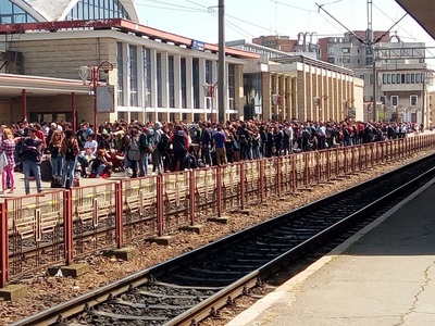 Numărul locurilor din trenurile care pleacă din judeţul Constanţa şi de pe Valea Prahovei a fost suplimentat cu 10.000 - FOTO/ VIDEO