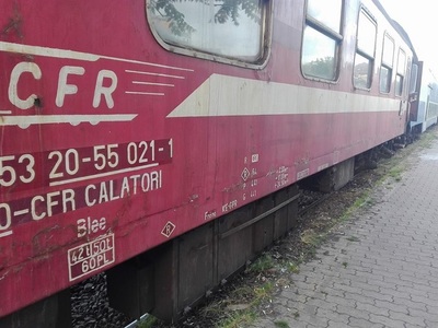 Pasagerii trenului care circula pe ruta Craiova-Bucureşti şi care a luat foc în judeţul Dolj au fost preluaţi de alte garnituri