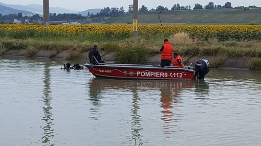 Neamţ: Tânărul de 19 ani dispărut în urmă cu o săptămână într-un canal al râului Bistriţa, găsit mort de către pompieri