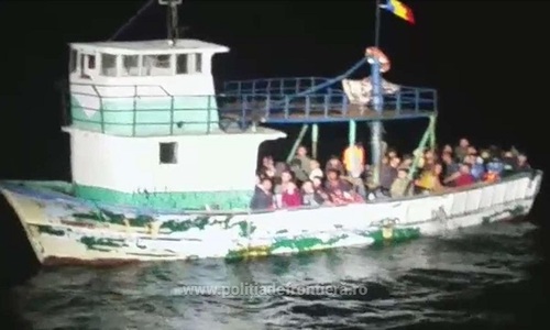 Pescador cu migranţi, interceptat de poliţiştii de frontieră români în apropierea ţărmului românesc al Mării Negre