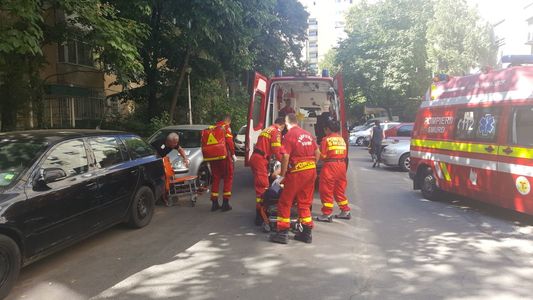 Un bărbat din Sectorul 6 al Capitalei a fost rănit după ce a explodat un borcan când pregătea bulion