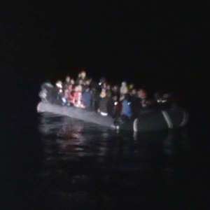 Peste 125 de persoane, peste jumătate femei şi copii, salvate de poliţiştii de frontieră români în Marea Egee. VIDEO