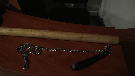 Un alt bărbat a fost dus la Poliţie, după ce jandarmii au găsit asupra lui o bâtă şi un lanţ; Jandarmeria face în continuare verificări în pasajul de la Universitate. FOTO