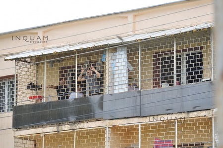 Anchetă administrativă la Penitenciarul Focşani după ce un deţinut s-a urcat pe acoperiş