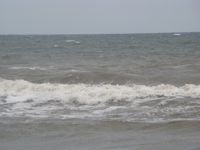 Femeie găsită moartă pe o plajă din Mangalia; trupul acesteia a fost adus de valuri la ţărm