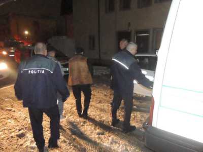 Treisprezece persoane au fost reţinute în urma scandalului de la Calafat din 9 decembrie, în care un poliţist a fost agresat. FOTO, VIDEO