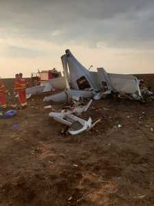 Instructorul de zbor rănit în accidentul aviatic de la Tuzla a suferit mai multe traumatisme şi fracturi de membre; a fost deschisă o anchetă pentru stabilirea cauzei producerii evenimentului