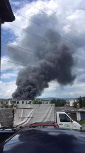 Harghita: Incendiu la o firmă de dezmembrări auto; doi muncitori au arsuri şi vor fi duşi la spital. FOTO, VIDEO