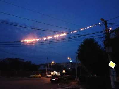 Incendiu la cabluri electrice aflate pe stâlpi, în municipiul Giurgiu. FOTO