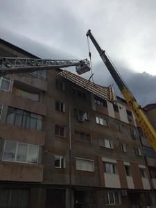 Vânt puternic în Hunedoara: 25 de acoperisuri smulse şi 13 autoturisme avariate - FOTO/ VIDEO