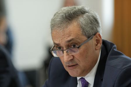 Prefectul judeţului Caraş-Severin, cercetat sub control judiciar pentru abuz în serviciu, a demisionat din funcţie