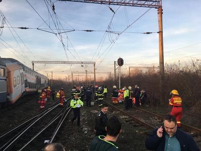 CFR Călători: Accidentul din judeţul Prahova s-a produs după ce un tren de marfă al unui operator privat a lovit trenul Regio 5008 Buzău - Bucureşti Nord - FOTO, VIDEO